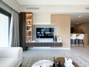 Trophy 2 BDR Exquisite Empire in Downtown with Burj Khalifa Views